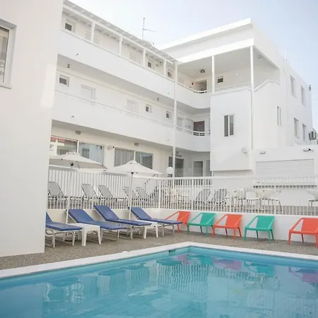 Barbara Apts Aparthotel *