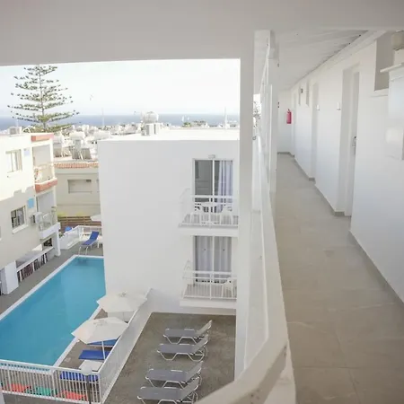 Aparthotel Barbara Apts *