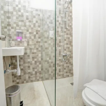 Barbara Apts Aparthotel